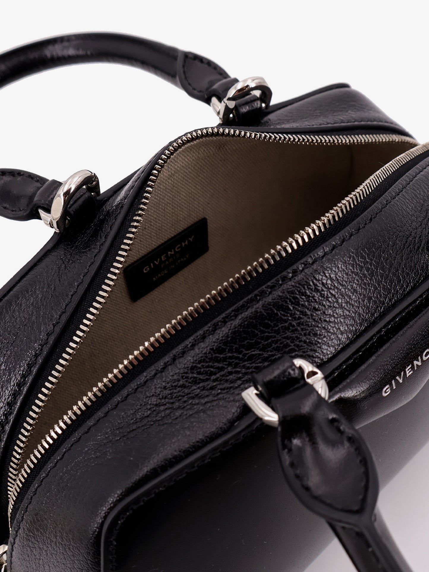 Antigona Mini leather shoulder bag