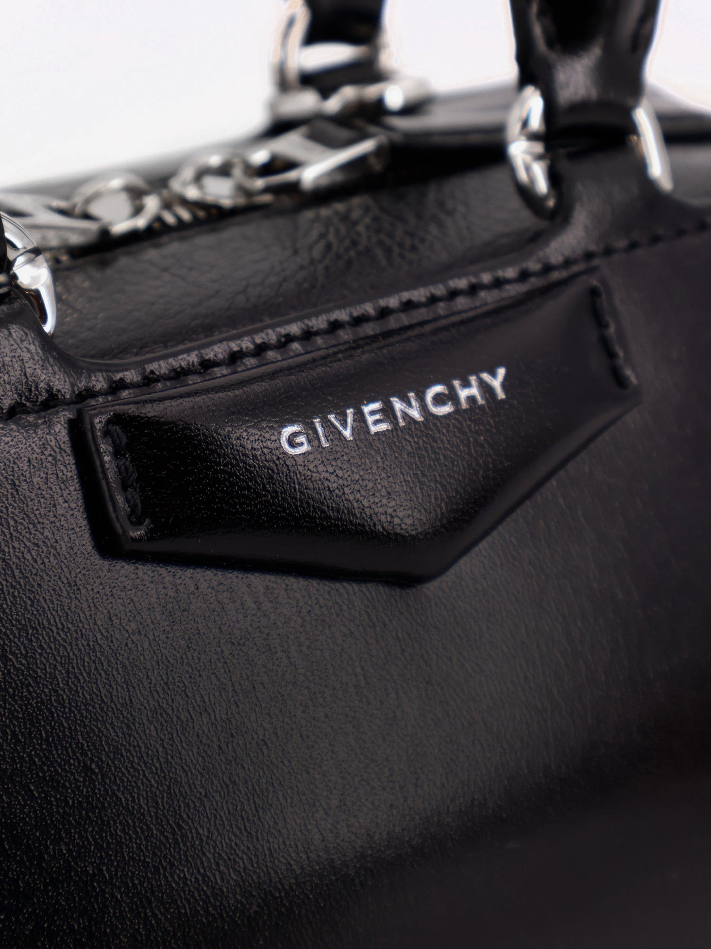 Antigona Mini leather shoulder bag
