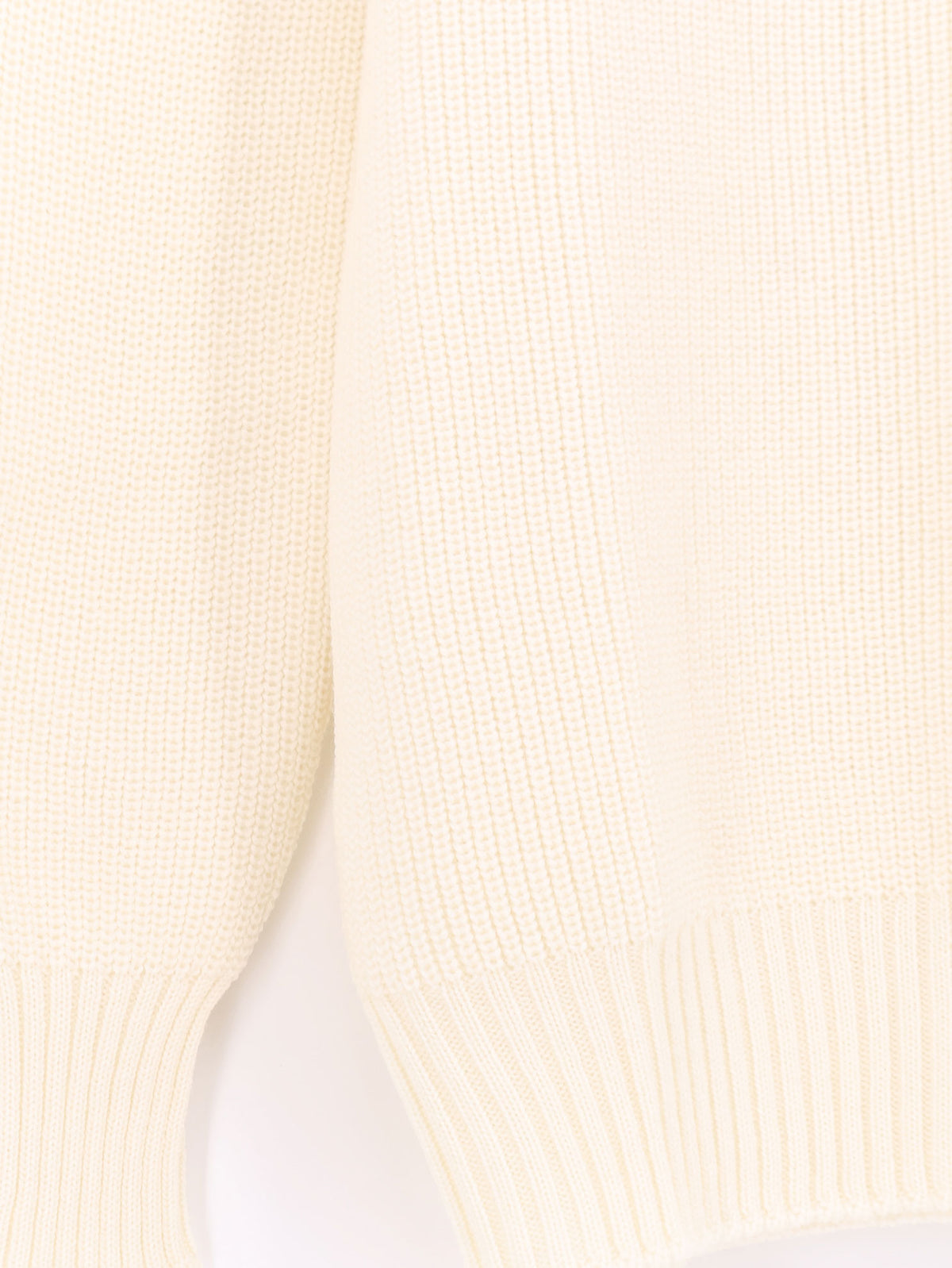 Virgin wool turtleneck