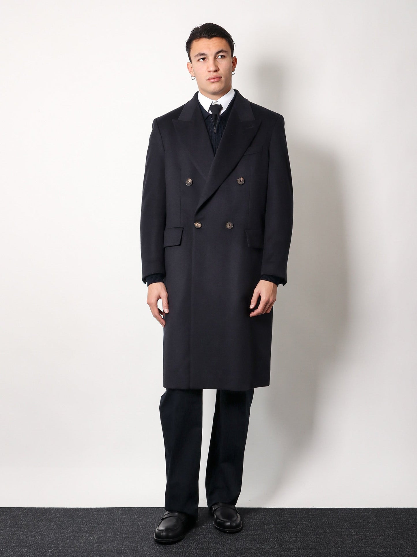 Cashmere coat with satin lining