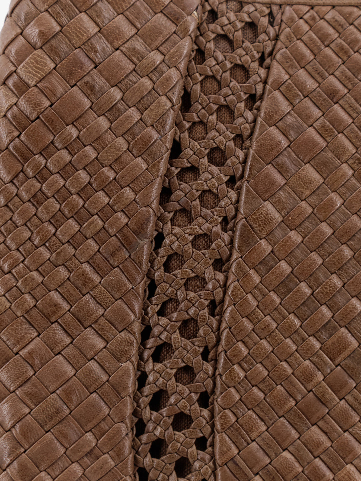 Lamia vegetable leather shoulder bag with woven pattern