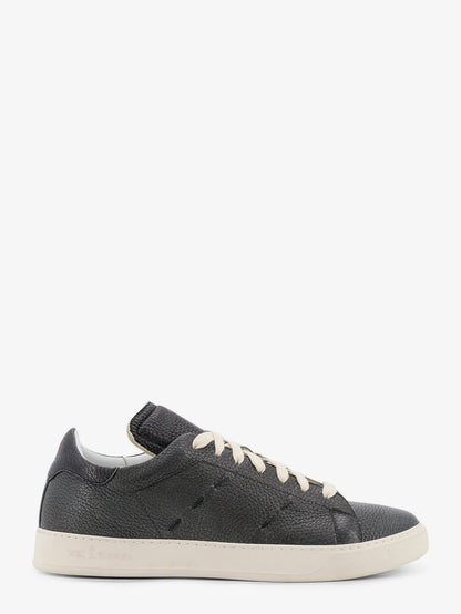 Leather sneakers with iconic side stitching thumbnail