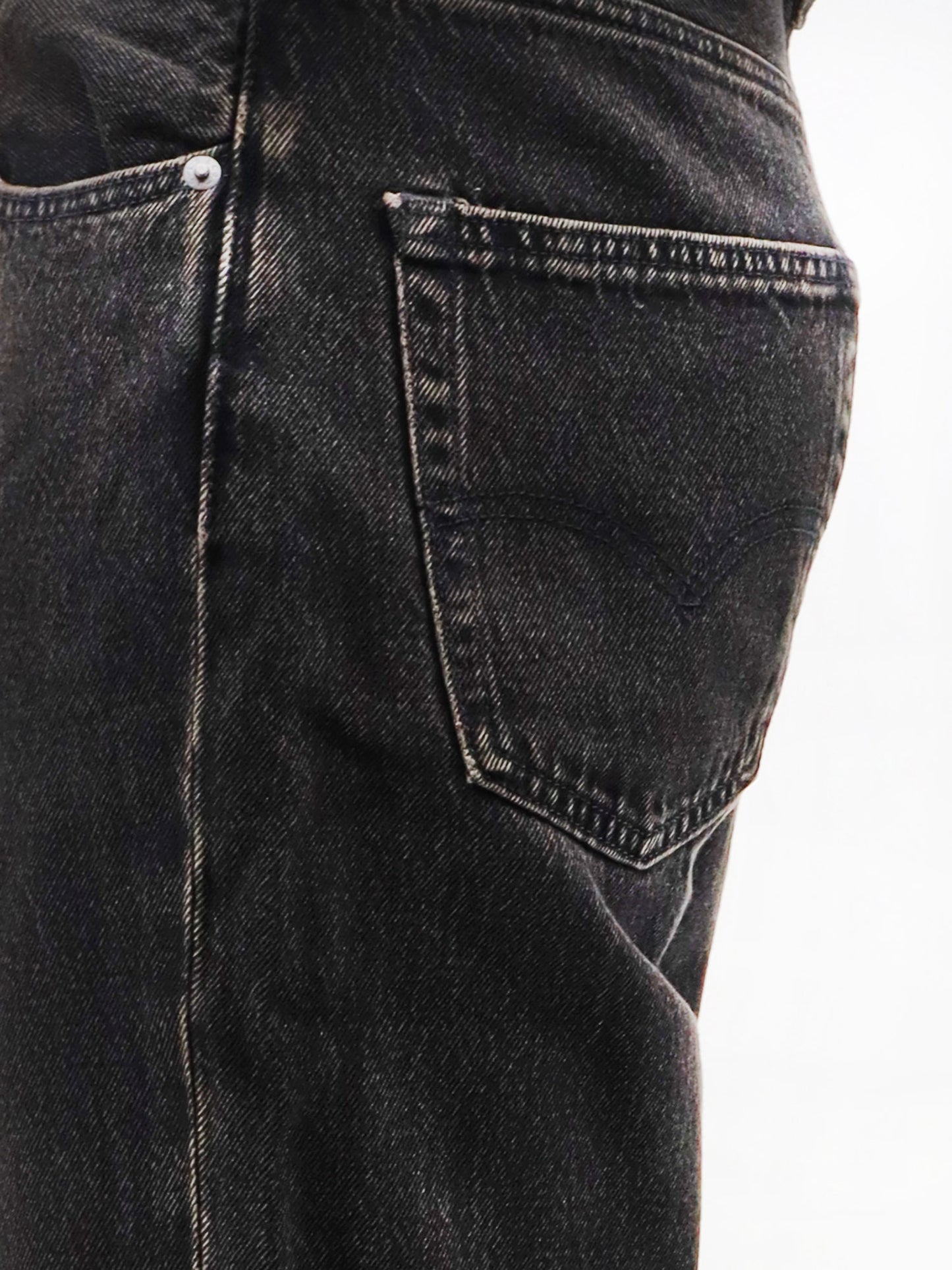 568 Loose Straight Jeans
