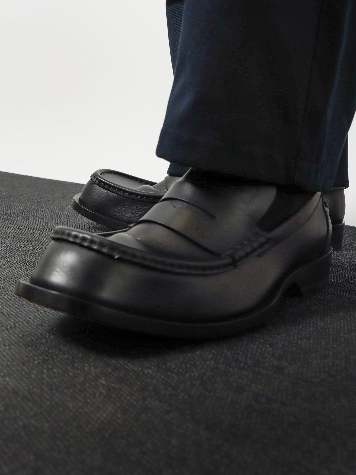Bobine leather loafers with engraved Anagram logo
