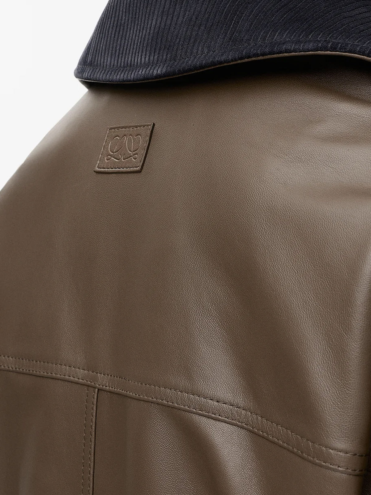 Lightweight nappa leather short jacket with a corduroy collar
