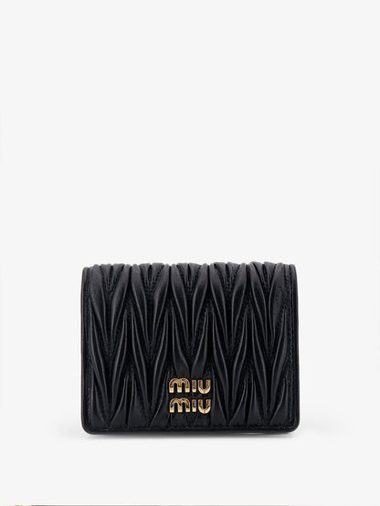 Quilted leather wallet thumbnail
