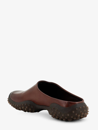 Sabot in pelle con logo lettering in rilievo  thumbnail