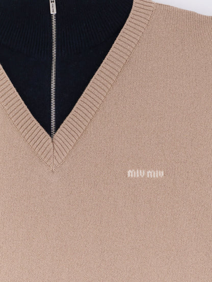 Cashmere sweater with logo inlay thumbnail