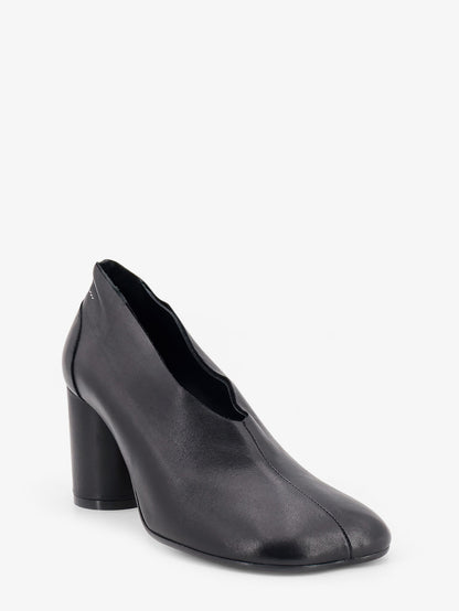 Leather pumps with iconic Atomic toe thumbnail