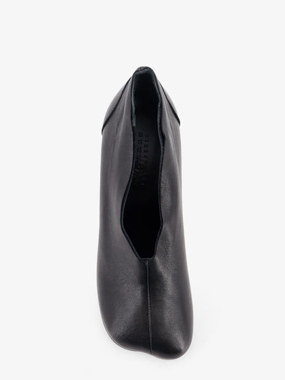 Leather pumps with iconic Atomic toe thumbnail