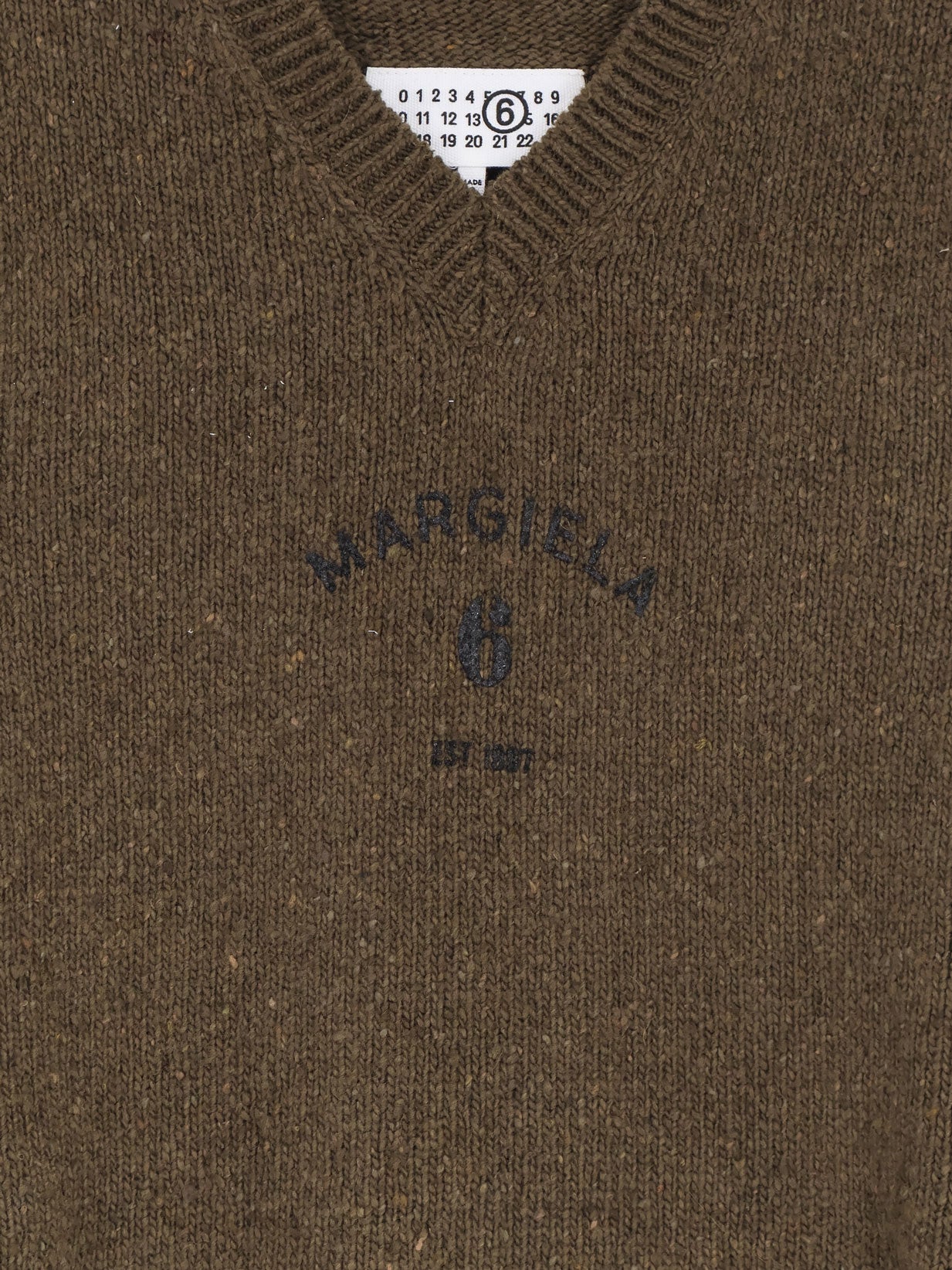 Wool blend vest with used effect