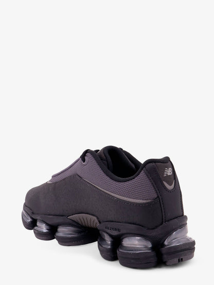 Mesh sneakers with contrasting logo thumbnail