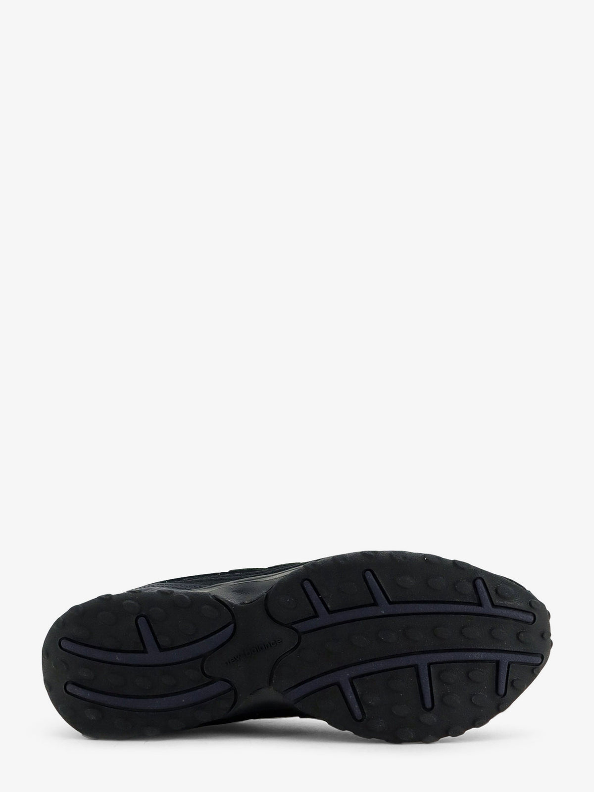 204 L mesh and suede sneakers