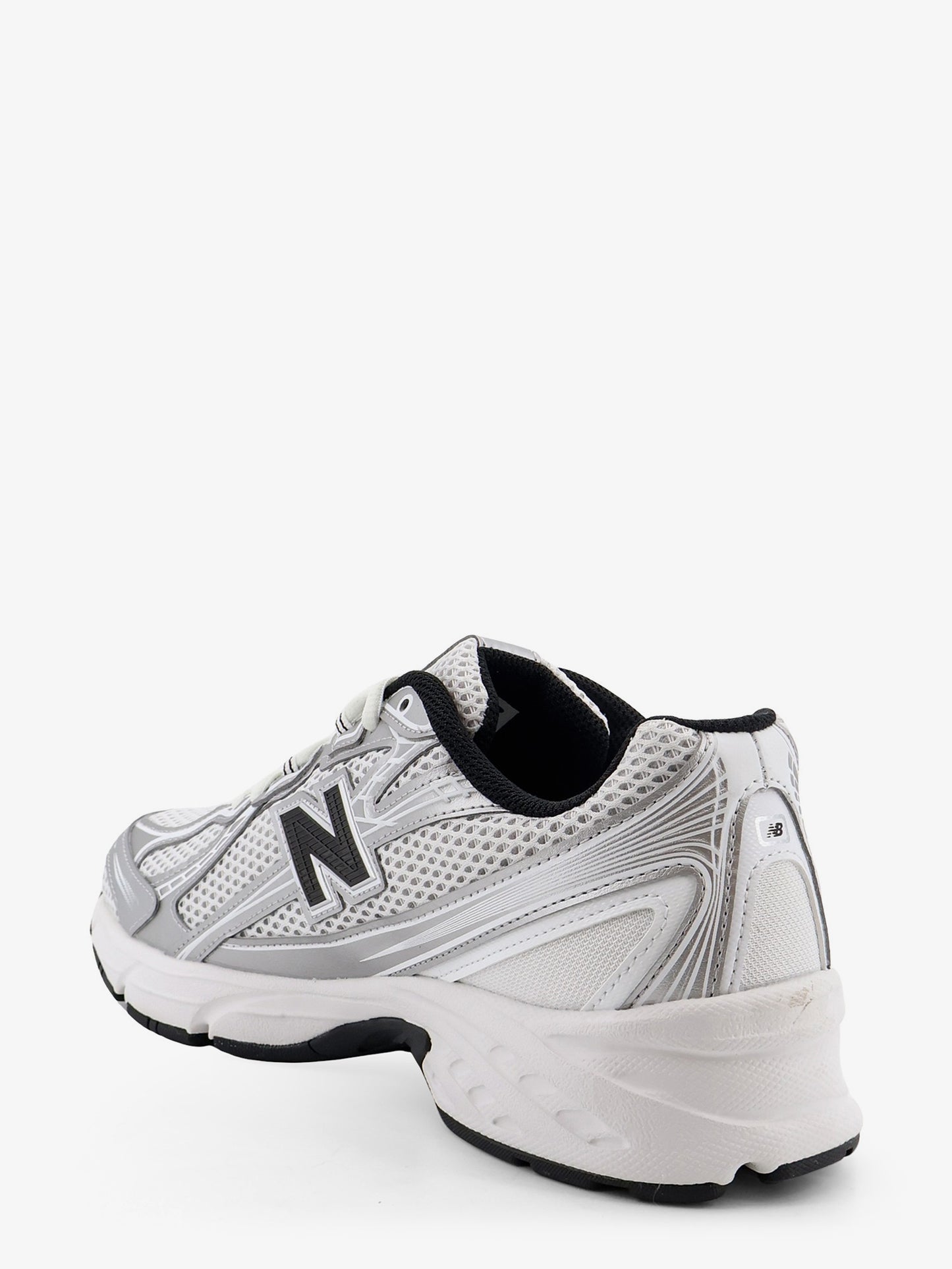 Sneakers 740 in mesh con iconico logo laterale in contrasto