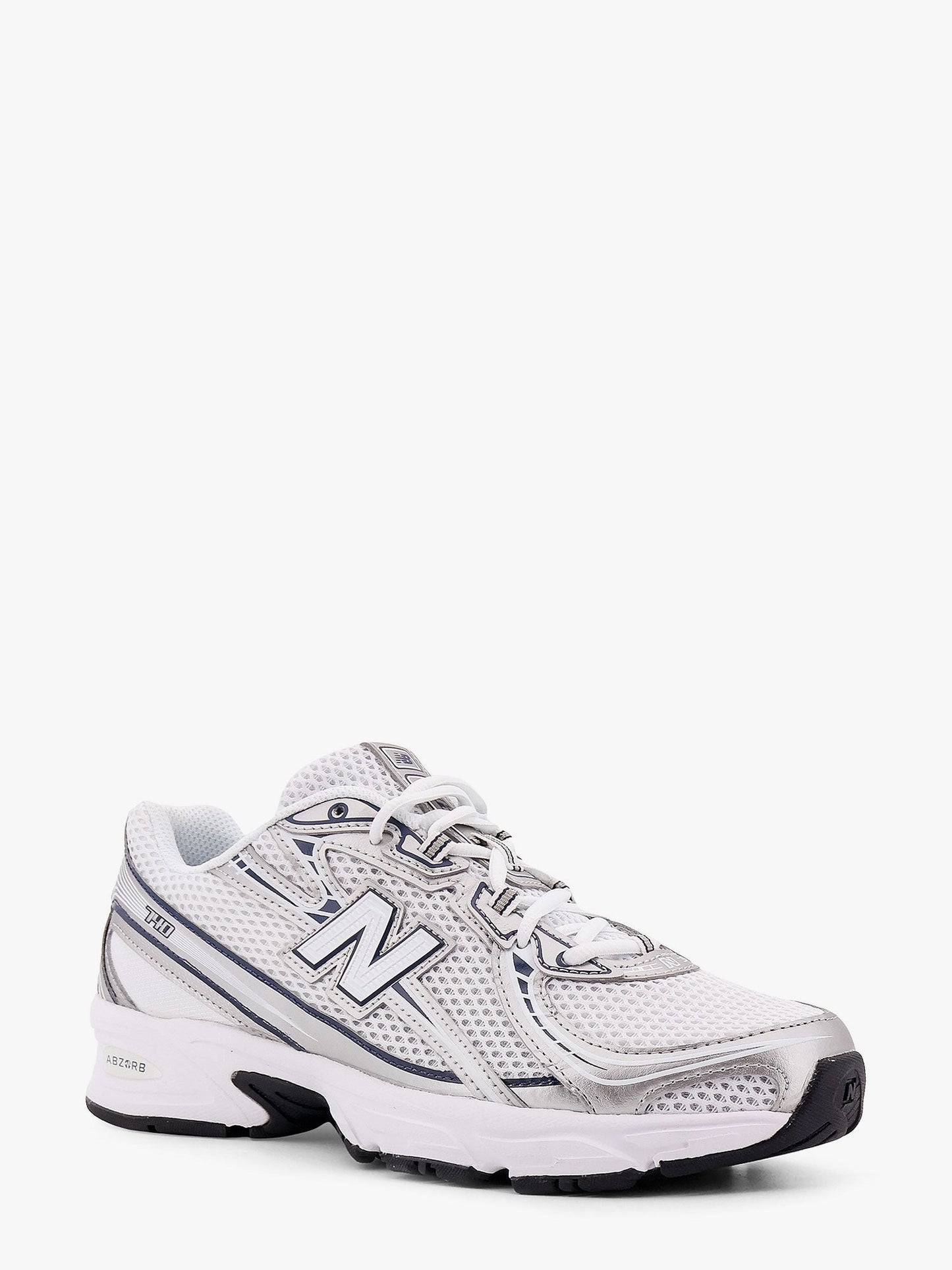 Sneakers 740 in mesh con iconico logo laterale in contrasto