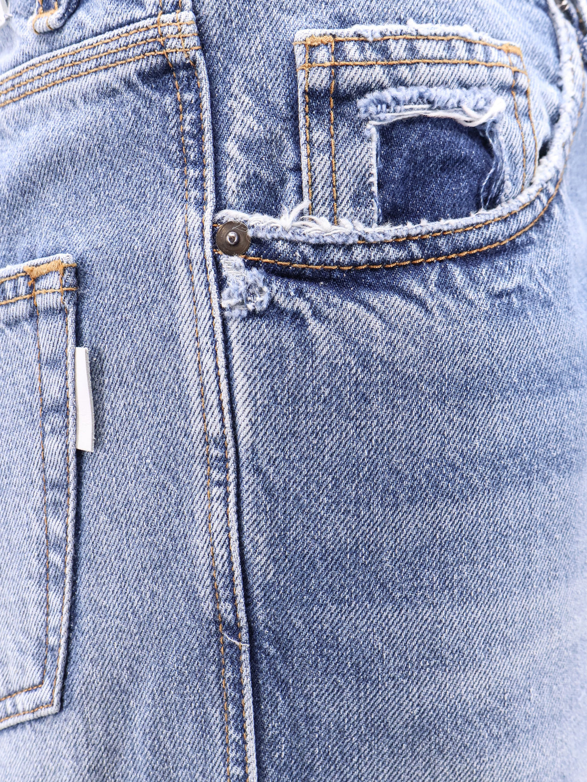 Distressed cotton jeans