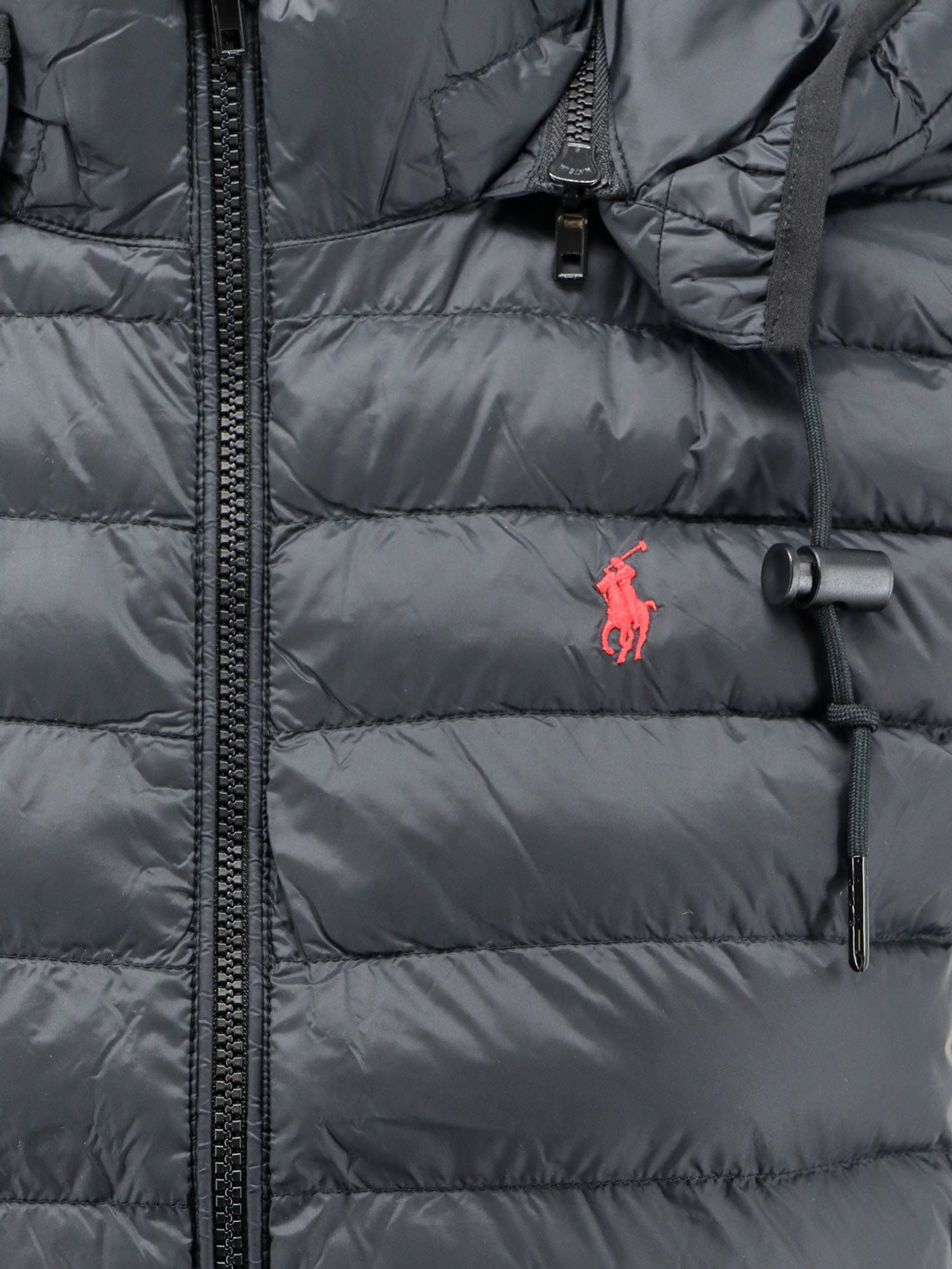 Sleeveless recycled nylon down jacket