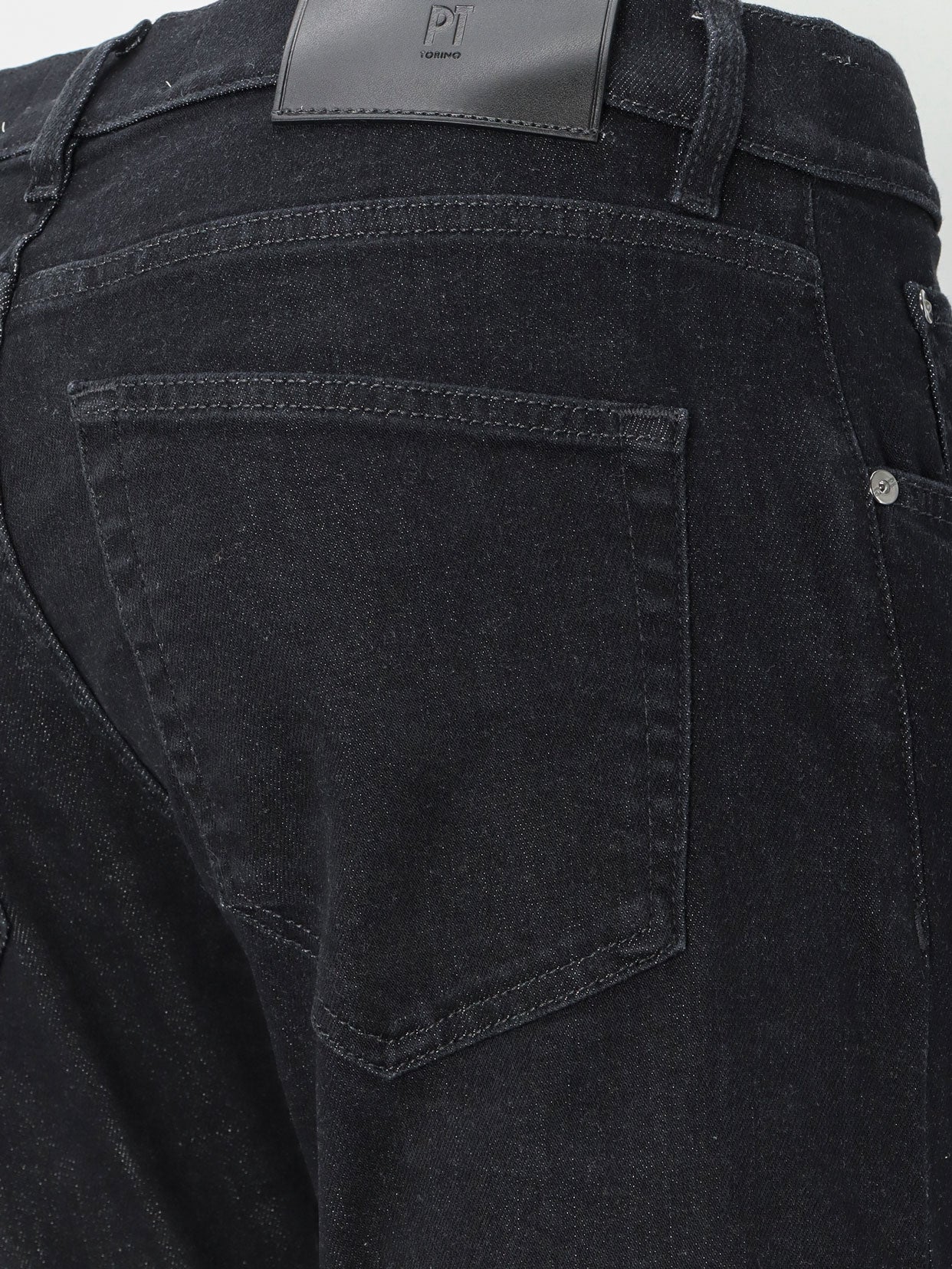 Jeans in black denim
