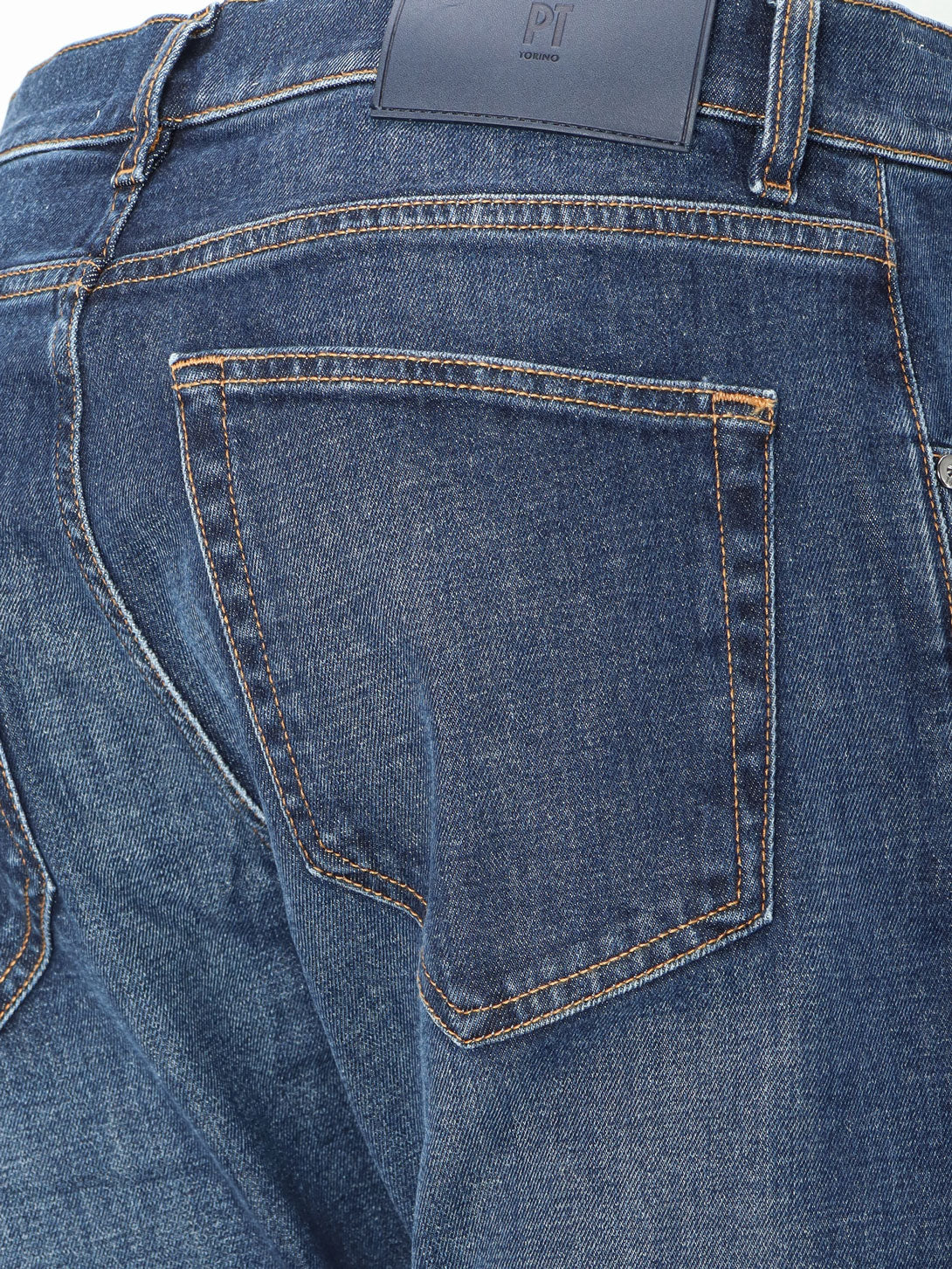 Jeans in blue denim