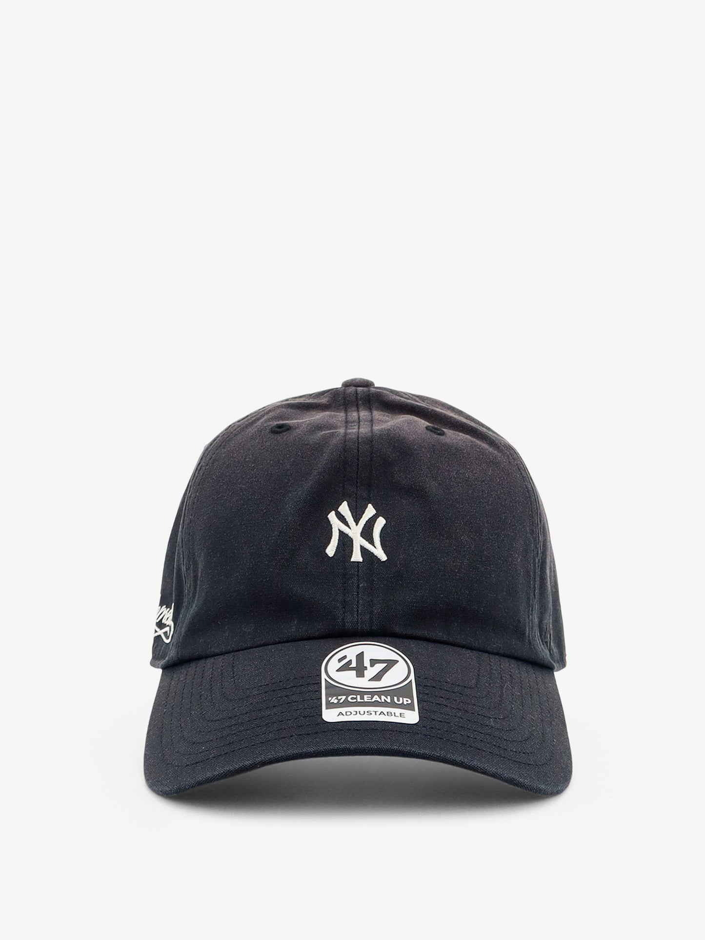Cotton cap with embroidered logo on the front