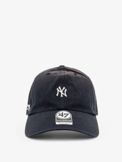 Cotton cap with embroidered logo on the front thumbnail