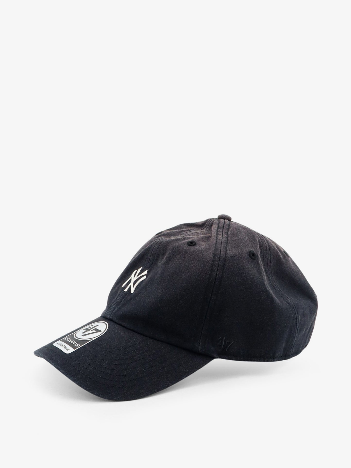 Cotton cap with embroidered logo on the front