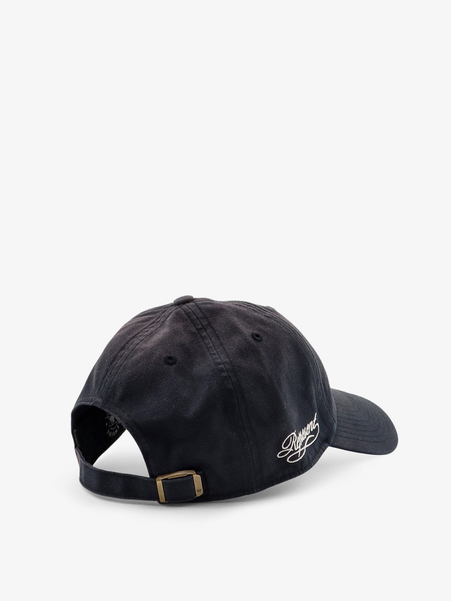 Cotton cap with embroidered logo on the front