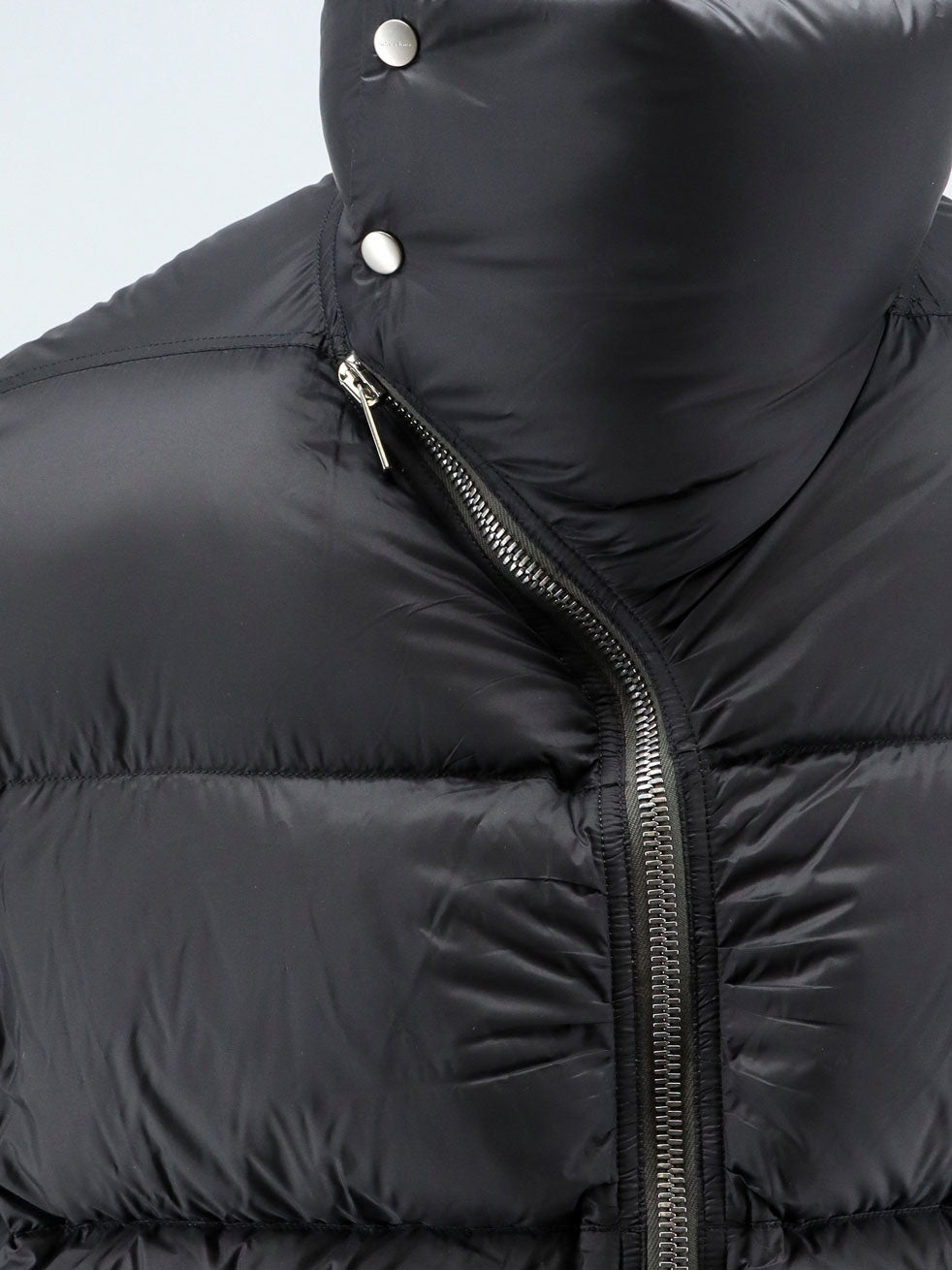 Turtle nylon down jacket