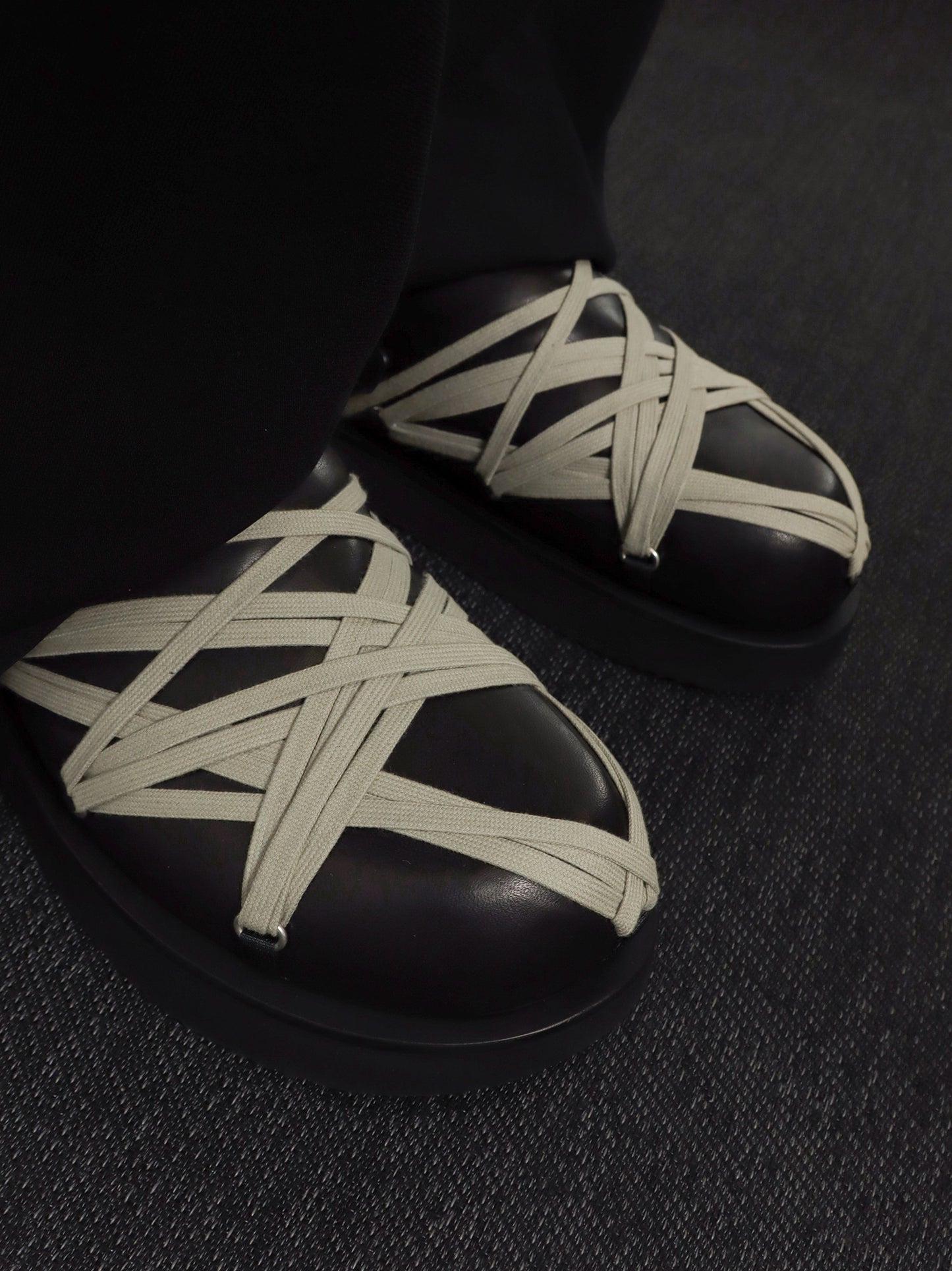 Megalace leather sandals
