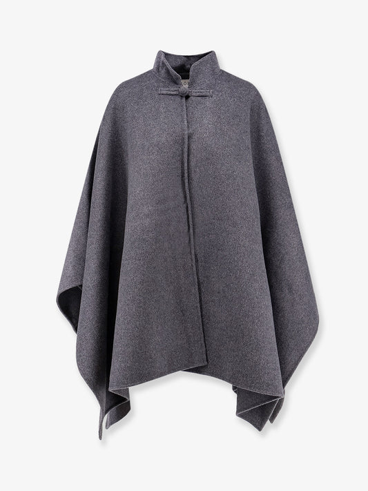 Wool cape with toggle