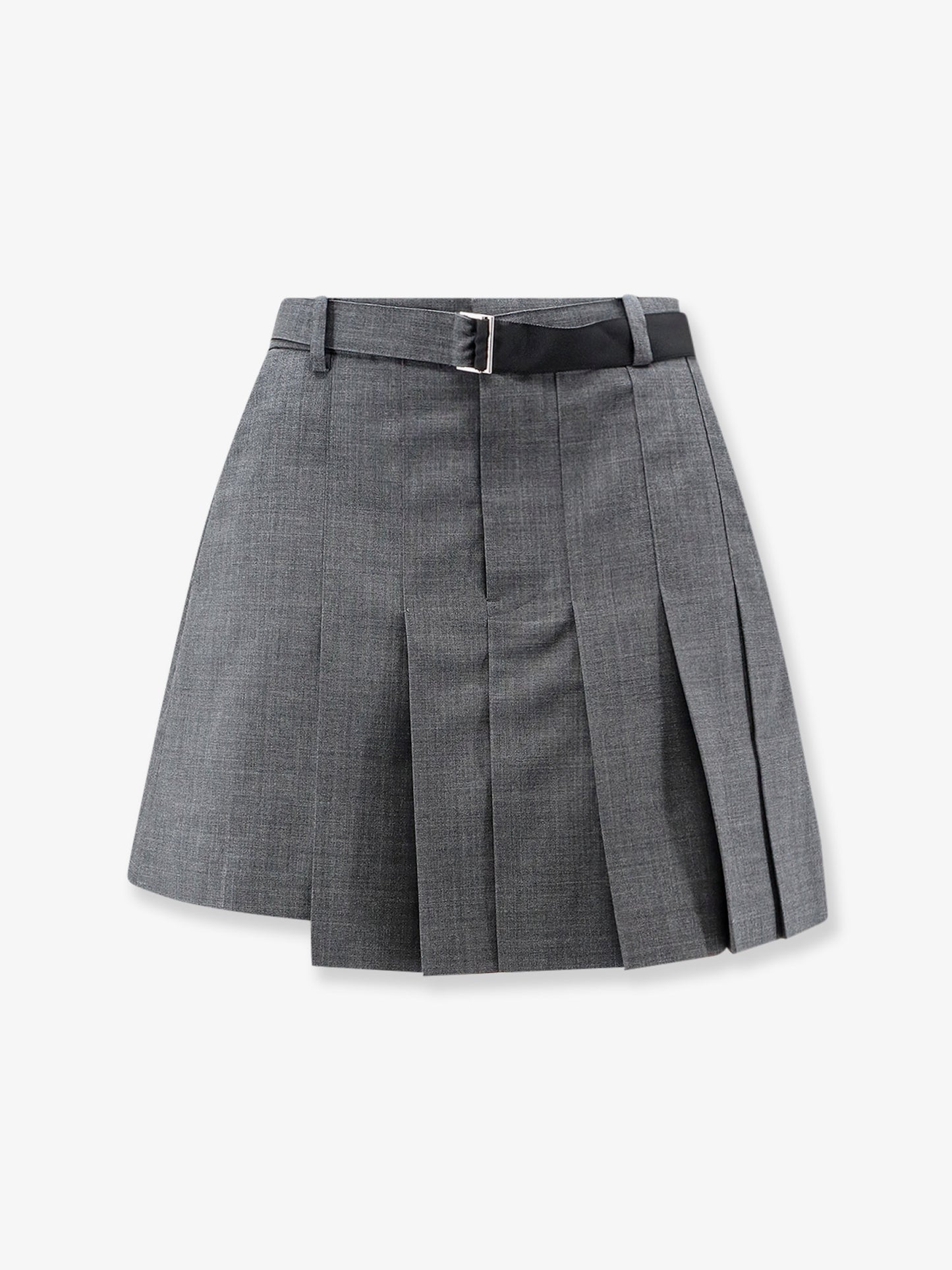 Pleated wool shorts