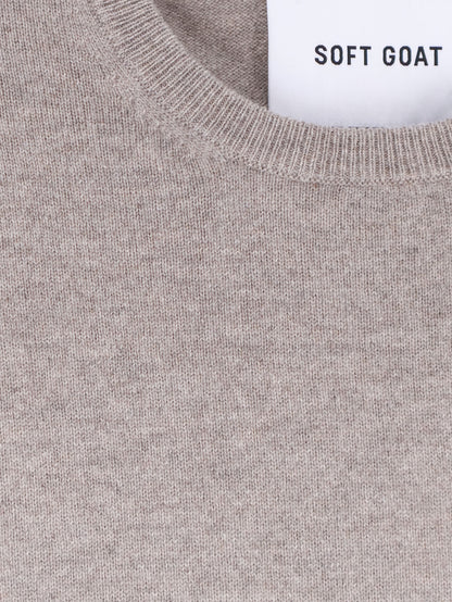 Cashmere sweater thumbnail