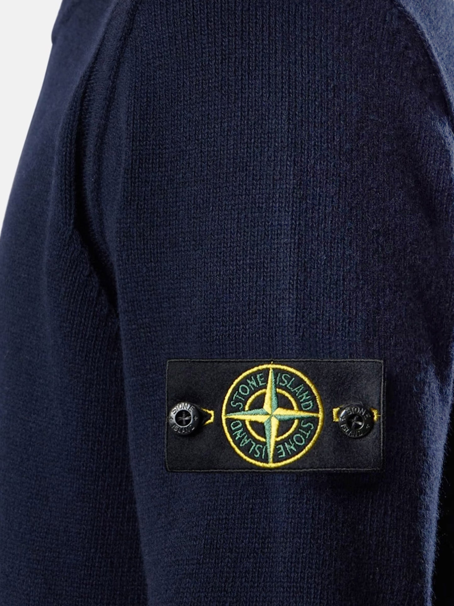 Maglia in misto lana vergine