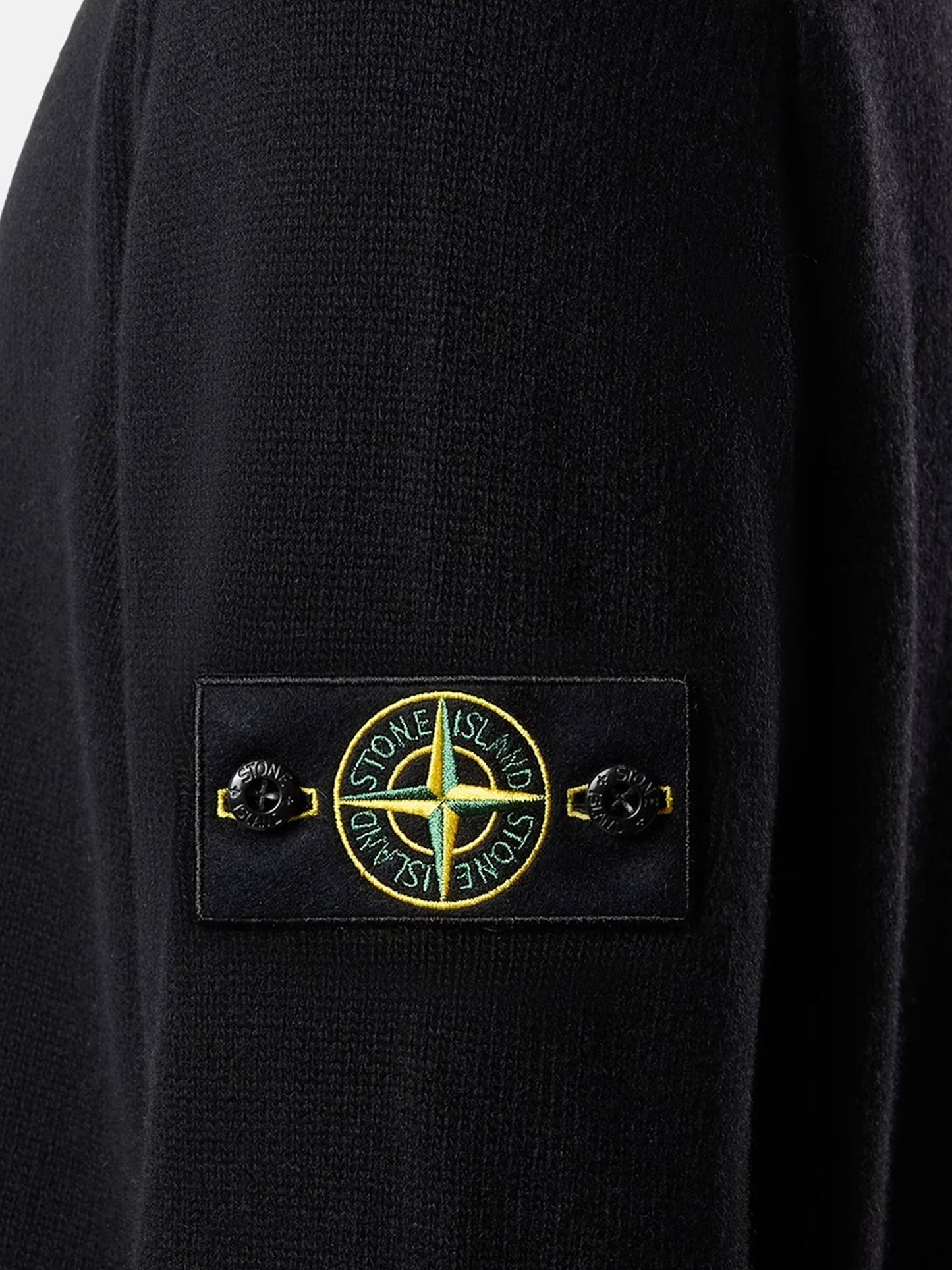 Maglia in misto lana vergine
