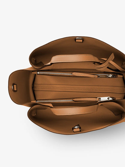 Borsa a tracolla in pelle con dettaglio T Timeless in metallo thumbnail