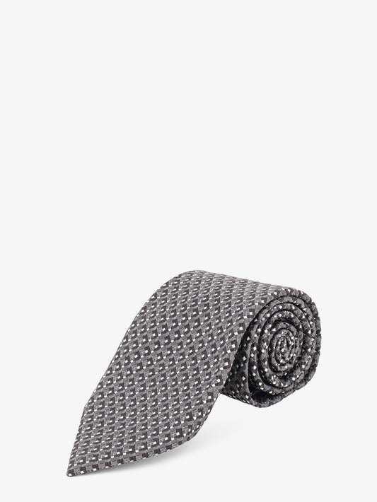 Silk tie with geometric pattern
