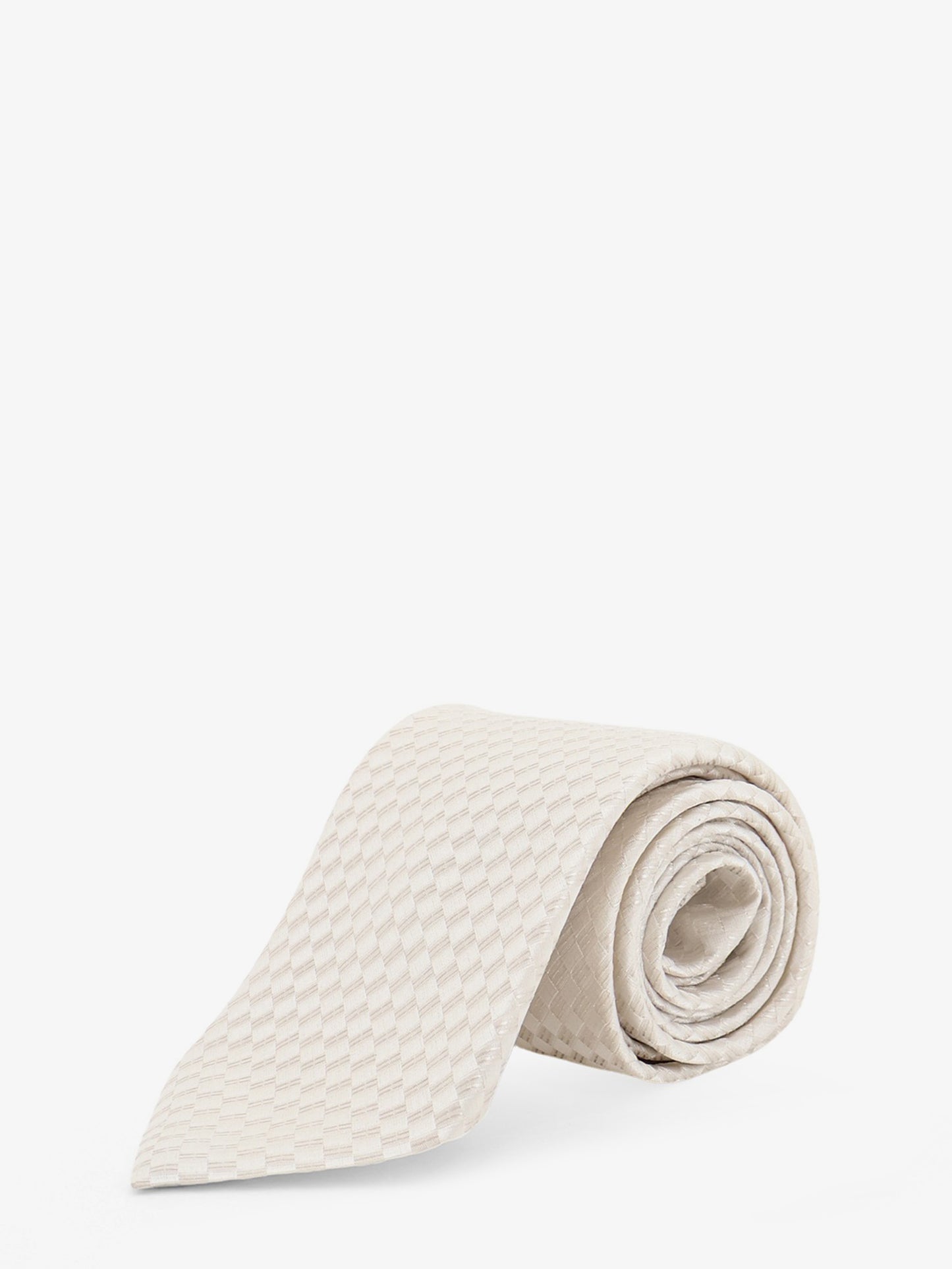 Silk tie with geometric pattern