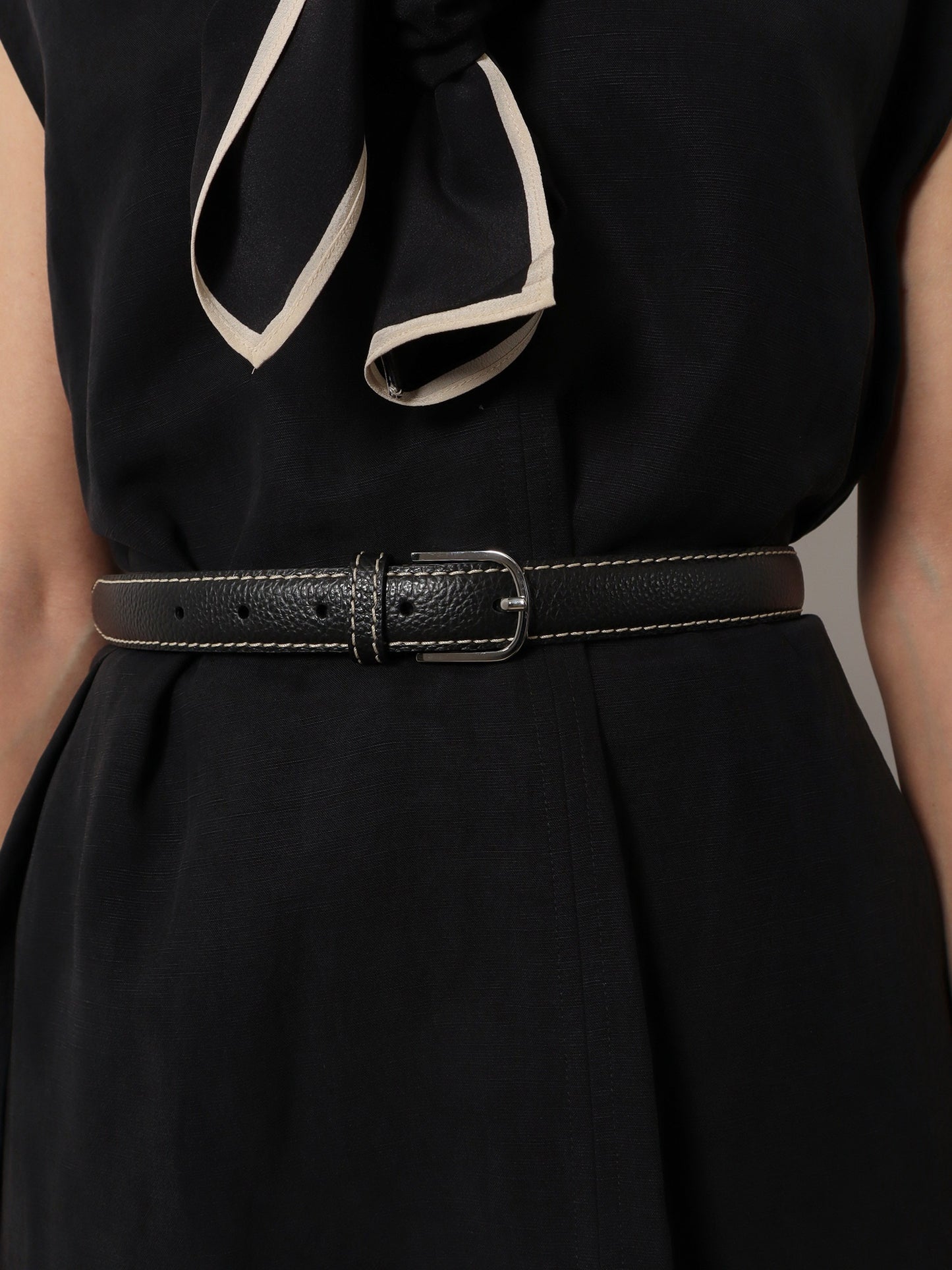Slim Grained leather belt