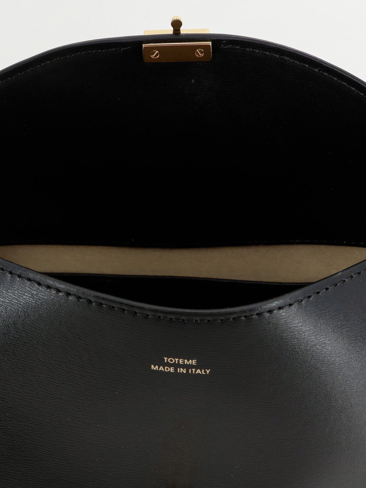 Hammered leather T-Lock shoulder bag