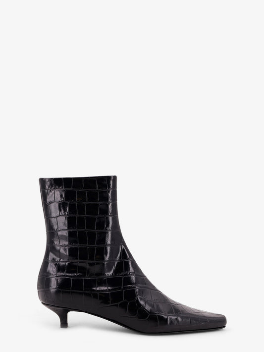 Pointed-toe ankle boots with crocodile effect
