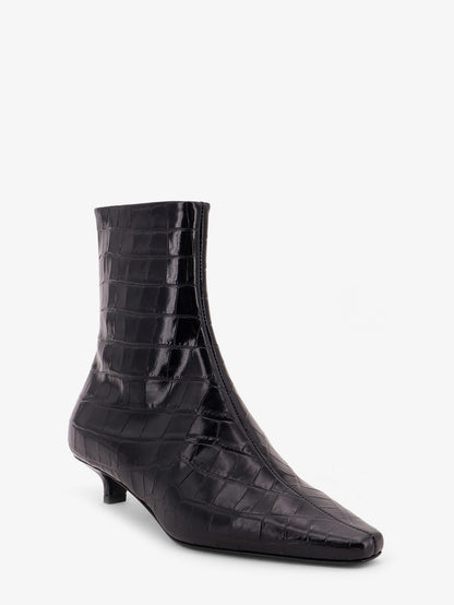 Pointed-toe ankle boots with crocodile effect thumbnail