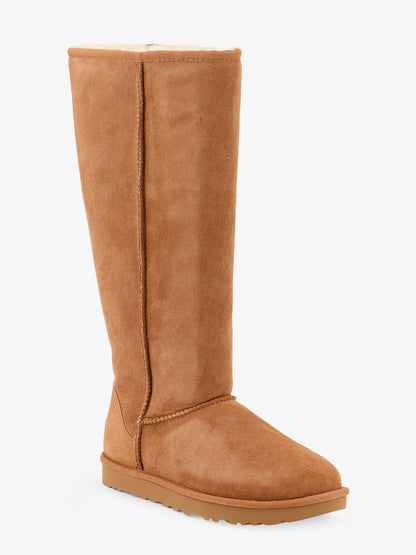 Classic Ultra Tall suede boots thumbnail