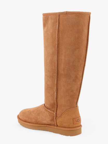 Classic Ultra Tall suede boots thumbnail