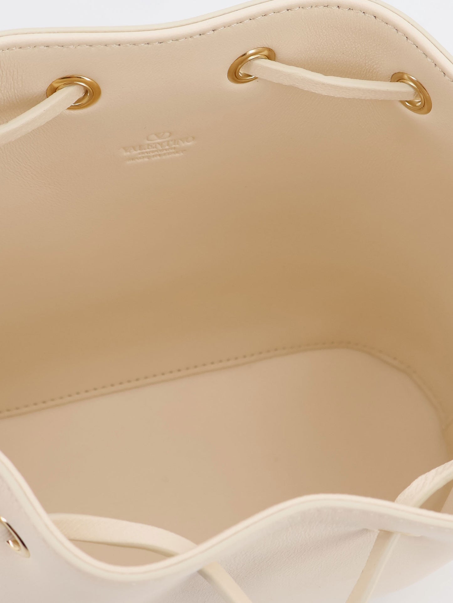 VLogo Signature Leather Bucket Bag