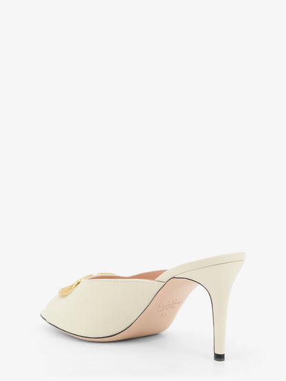 VLogo Signature leather sandals thumbnail
